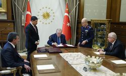 Cumhurbaşkanı Erdoğan, YAŞ Kararlarını İmzaladı: "Hayırlı Uğurlu Olsun"