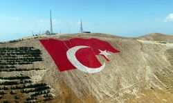 Türkiye’nin En Büyük Bayrağı Kahramanmaraş Dağlarına İşleniyor