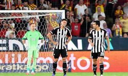 Beşiktaş’a İzmir’de Tel Tel Döküldü 3-0