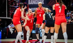 Filenin Sultanları Finalde İtalya'ya 3-2 Mağlup Olarak Gümüş Madalyanın Sahibi Oldu
