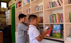 Bu Mahallede Kitap Okuyan Çocuklar Ücretsiz Saç Tıraşı Olabiliyor