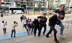 Şehit Ailesini Dolandıran 11 Şüpheli Adliyede