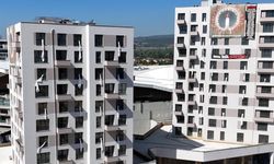 İnşa Ettikleri Binalara, Kartalkaya'daki Yangın Faciasında Ölenler İçin 78 Çarşaf Astı