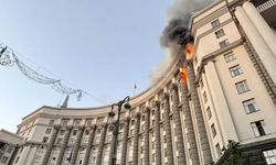 Rusya’dan Ukrayna’ya En Büyük Hava Saldırısı: Kiev’de Hükümet Binası Vuruldu