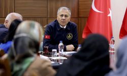 Bakan Yerlikaya, 'Diyarbakır Anneleri' ile bir araya geldi