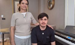 Doğuştan absolut kulak otizmli Emre, müzik yeteneğiyle güzel sanatları hedefliyor