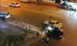 Otomobilinin Camına Taş Atılan Sürücünün Bir Kişiyi Ezdiği Anlar