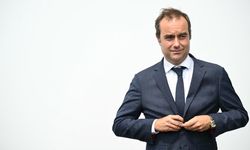 Fransa Başbakanı Lecornu İstifa Etti