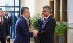 CHP Genel Başkanı Özel, KKTC'de düzenlenen törenlere katıldı