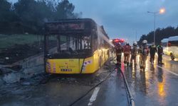 Eyüpsultan'da İETT otobüsü alev alev yandı