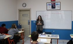 Mezun olduğu liseye öğretmen oldu