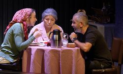 Nörolog, demans eğitimini tiyatro sahnesine taşıdı