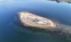 Sapanca Gölü'nde sular çekilince tarihi yapı daha görünür oldu