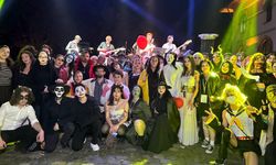 Üniversite öğrencilerden tematik makyaj ve kıyafetlerle ‘korku gecesi’
