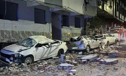 Zeytinburnu’nda kentsel dönüşüm faciası ucuz atlatıldı: Beton parçaları araçların üzerine düştü