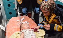 Karla kapanan yol açıldı, 7 aylık bebek hastaneye ulaştırıldı