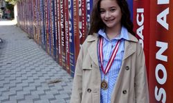 Matematik şampiyonu Lina, Singapur yolcusu