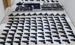 Polisin durdurduğu otomobilden cephanelik ele geçirildi