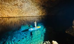 Şahika Ercümen’in de daldığı Aynalıgöl Mağarası, bu yıl 60 bin ziyaretçiyi ağırladı