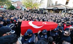 Şehzadeler Belediye Başkanı Gülşah Durbay için belediye önünde tören