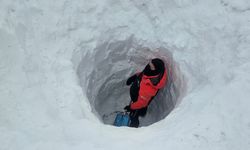 Artvin'de çığ altında kalan çobanı arama çalışmalarına ara verildi