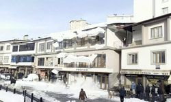 Ayşe'nin ölümü sonrası esnaf tedbir aldı; biriken kar kütleleri temizleniyor