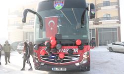 Cumhurbaşkanı Erdoğan, Yüksekovaspor Kadın Futbol Takımı’na otobüs hediye etti