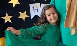 Eşini ve kızını, boğazlarını bıçakla keserek öldürdü