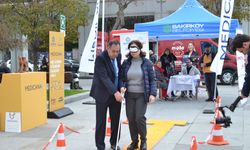 Görme engellilerin yaşadığı zorluklara dikkat çekmek için ‘Empati Parkuru' kuruldu