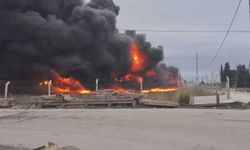 Büyükçekmece'de palet ve plastik kasa deposunda yangın