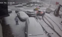 Kağıthane’de karlı yolda kayıp 5 araca çarptı; motokurye ölümden döndü taksici alkollü çıktı