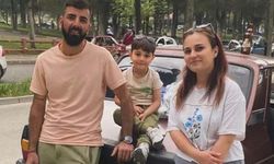 Otomobil direğe çarptı; baba ve oğlu öldü, sürücü anne ağır yaralı