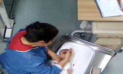 5 günlük bebeği darbeden hemşire: Bir anlık refleksle oldu