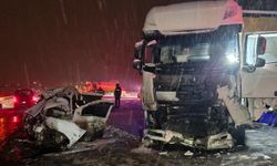 Erzurum’da cip ile TIR kafa kafaya çarpıştı: 4 ölü