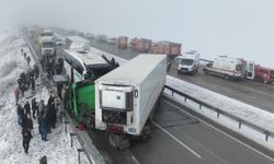 Erzurum'da zincirleme kaza: 20 yaralı