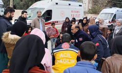 Hatay'da öğrenci servisi ile otomobil çarpıştı: 15 yaralı