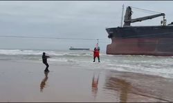 Sarıyer'de karaya oturan gemide tahliye operasyonu