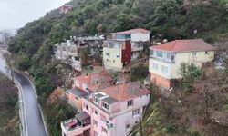 Sarıyer'de merdiven çöktü; 31 kişinin yaşadığı 4 bina tahliye edildi