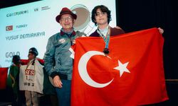 Vali Gül'den 'Copernicus Olimpiyatı'nda dünya 1'incisi öğrenciye tebrik mesajı