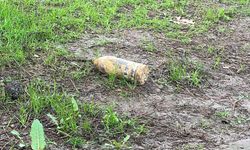 Piknik yaparken bulduğu 110 yıllık patlamamış top mermisini müzeye getirdi