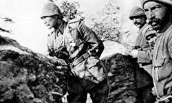 Atatürk, 18 Mart'ta denetime giderken bombardımana yakalanmış