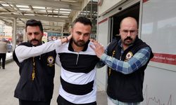 Babasını boğdu, cesediyle aynı evde kaldı