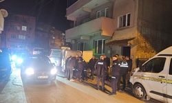 Çanakkale’de vatandaşları 300 milyon lira dolandırdığı ileri sürülen emlakçı, evinde ölü bulundu