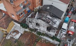 Fatih'te 2 katlı binada çıkan yangın söndürüldü; 1 ölü, 3'ü ağır 6 yaralı