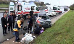 Tuzla TEM Otoyolu'nda kaza yapan otomobile başka araç çarptı; 2 si çocuk 7 yaralı