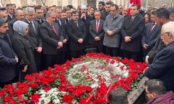 Muhsin Yazıcıoğlu, mezarı başında anıldı