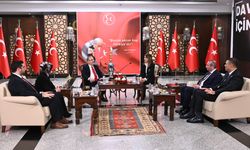 Siyasi partiler bayramlaştı