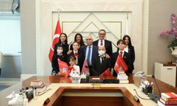 Anayasa Mahkemesi Başkanı Kadir Özkaya, lösemi tedavisi gören çocukları misafir etti