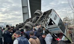 Ankara'da özel halk otobüsü, üst geçidin ayağına çarptı: 5 ölü, 15 yaralı