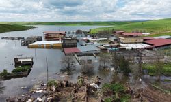 Baraj kapakları açıldı, boşaltılan 10 ev su altında kaldı